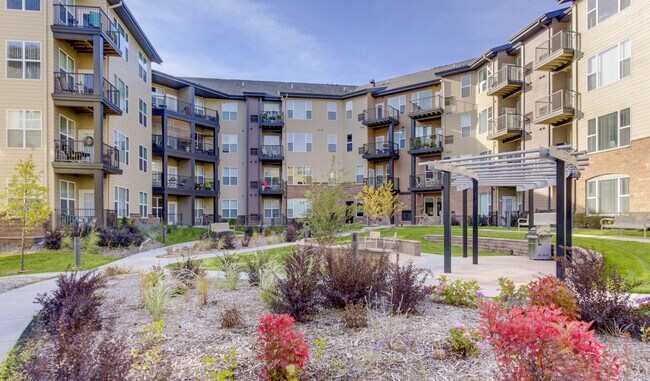 Foto del edificio - The Legends at Silver Lake Village 55+ Apartments
