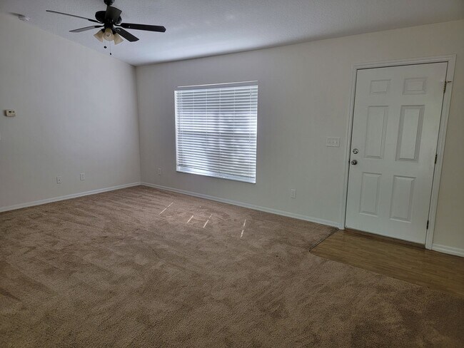 Building Photo - Gorgeous 3/2/2 in Citrus Springs!!!