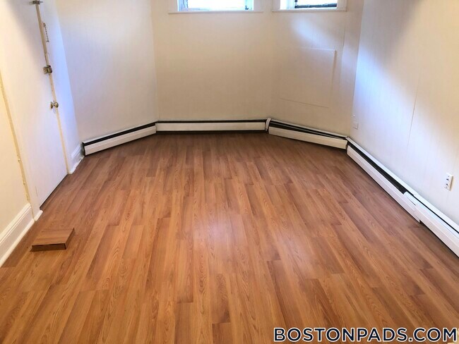 Building Photo - 1135 Commonwealth Ave