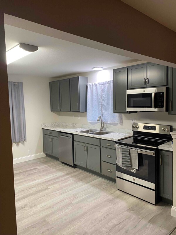 Building Photo - 915 Rimer Dr