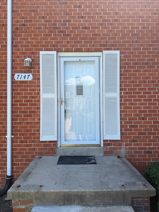 Primary Photo - 7147 Cross St