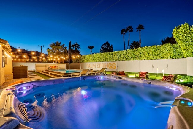 Building Photo - 2222 E Via Escuela