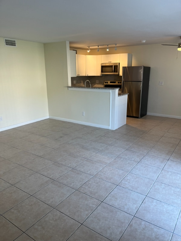 Building Photo - 1870 Agora Cir SE