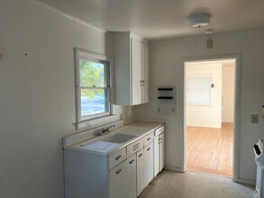 Building Photo - 533-535 G St