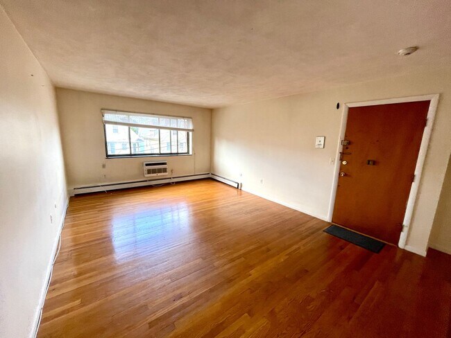 Building Photo - 28 Allston St