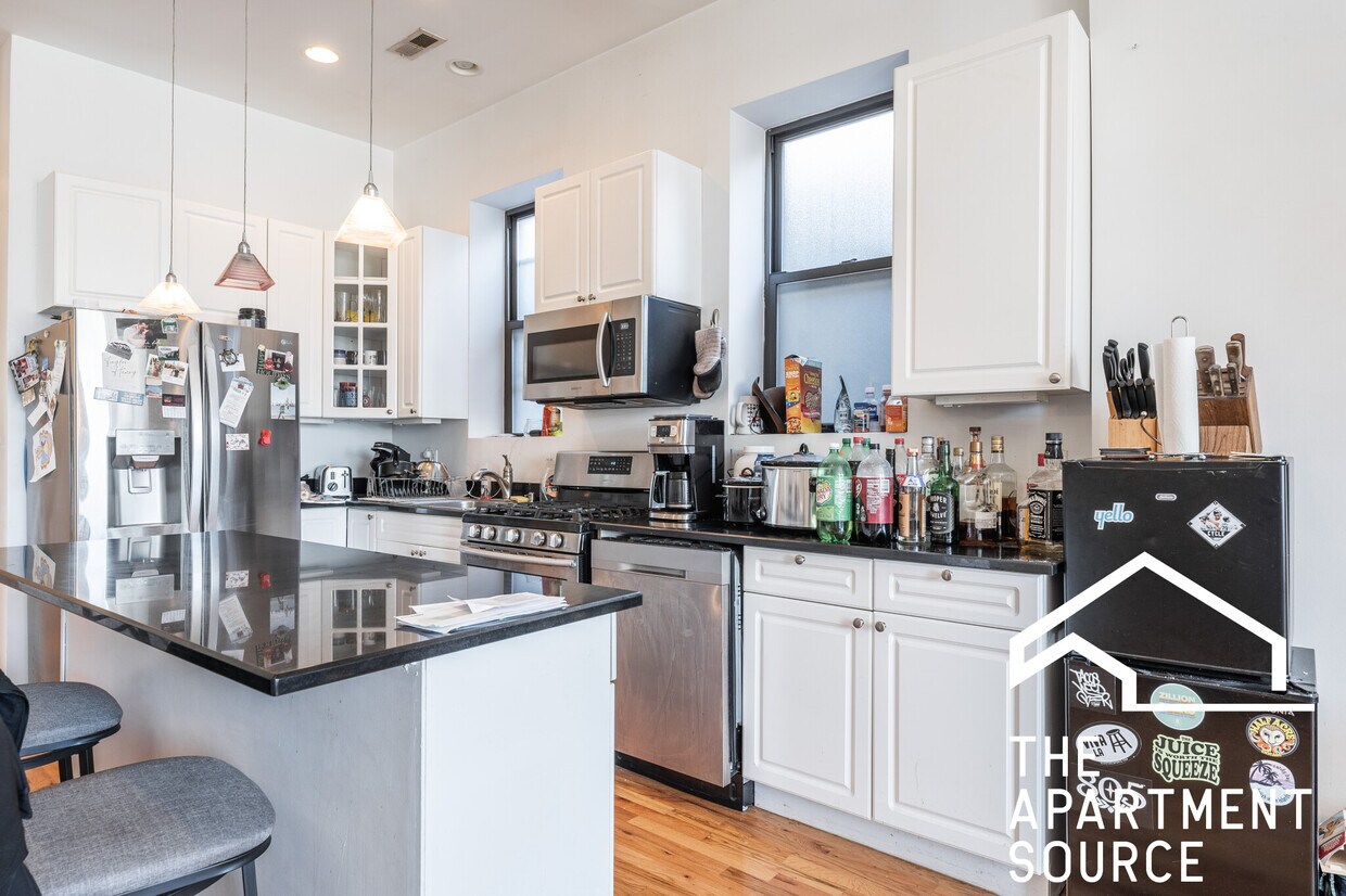 Foto principal - 1753 W Chicago Ave