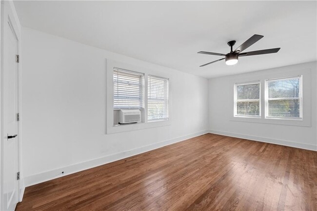 Building Photo - 1338 McLendon Ave NE