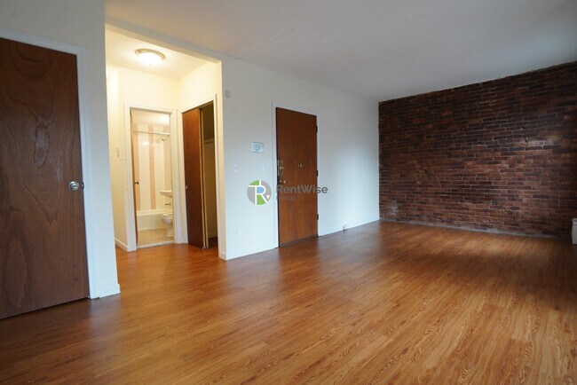 Foto del edificio - 74 S Huntington Ave