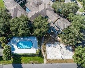 Foto del edificio - 8516 Island Breeze Ln