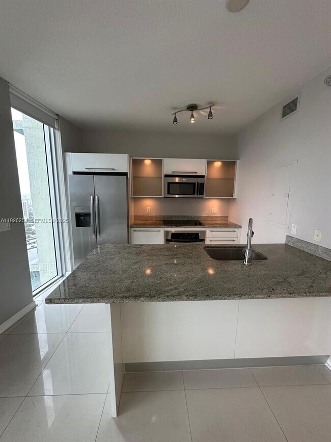 Foto del edificio - 185 SW 7th St