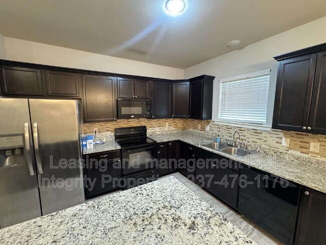 Foto del edificio - 406 Gray Birch Lp