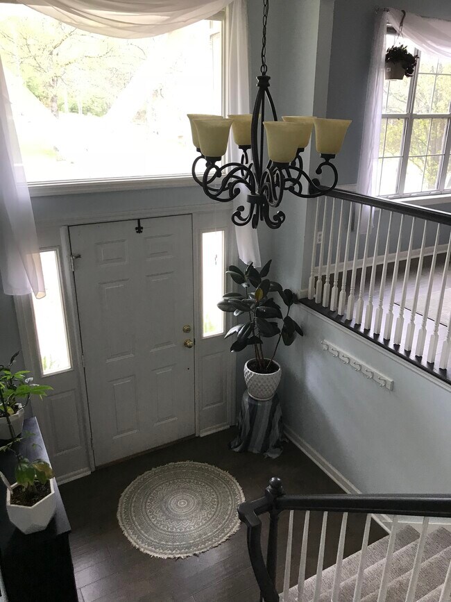 large entry foyer - 6535 Olde Ferry Landing