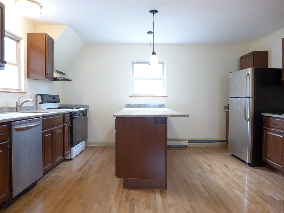Primary Photo - 175 Cambridge St