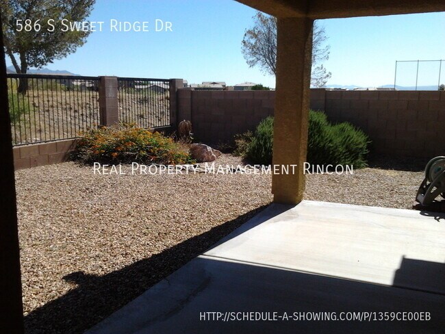 Foto del edificio - 586 S Sweet Ridge Dr