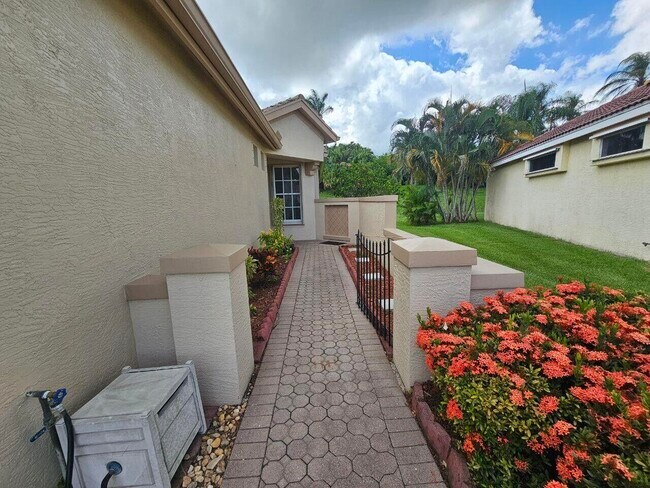 Foto del edificio - 660 SW Treasure Cove