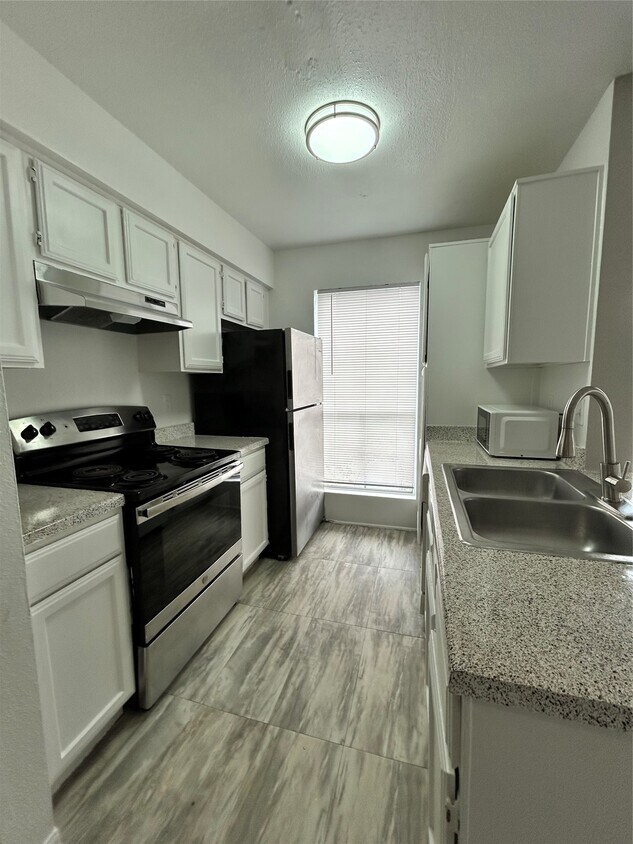 Foto del edificio - 3900 Woodchase Dr