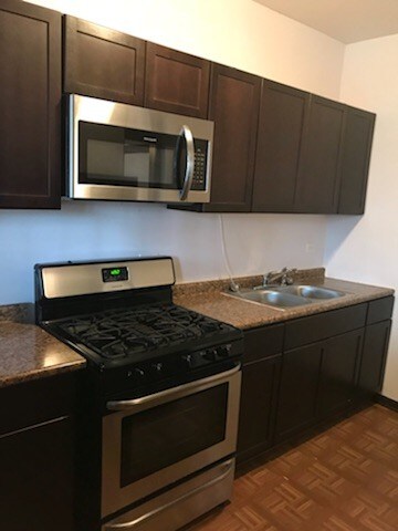 Primary Photo - 1519 W 79th St