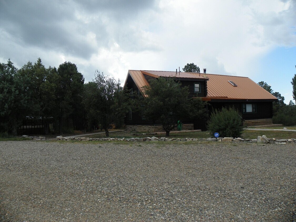 7 Twisted Pine Rd, Tijeras, NM 87059 House Rental in Tijeras, NM