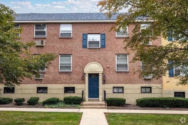 Entrance - Karen Court