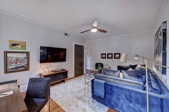 Building Photo - 518 Lamar Ave