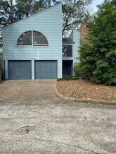 Building Photo - 3126 E Lake Cres Dr