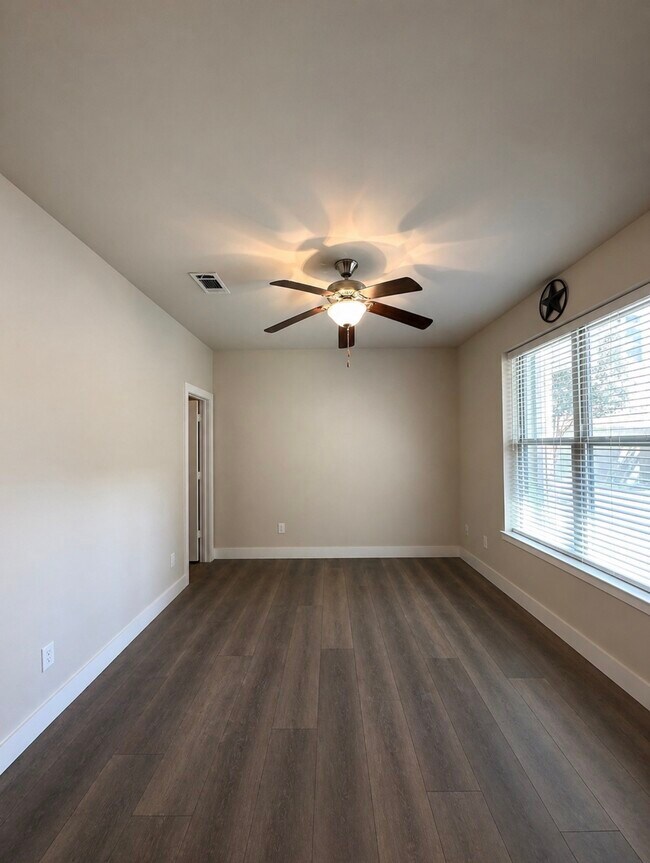 Foto del edificio - 4406 Eli St