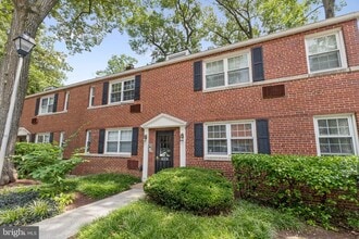 4324 2nd Rd N