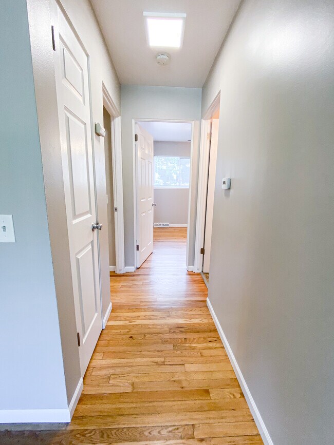 Foto del edificio - 905 Magnolia Ln