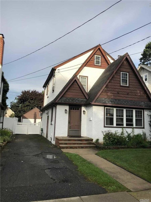 Primary Photo - 106 Edmund St
