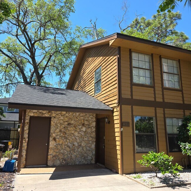 Foto del edificio - 484 Tamarac St
