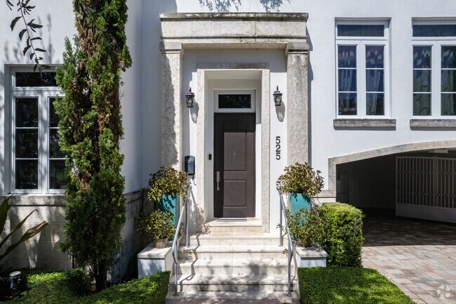 Entrance - Anastasia Coral Gables