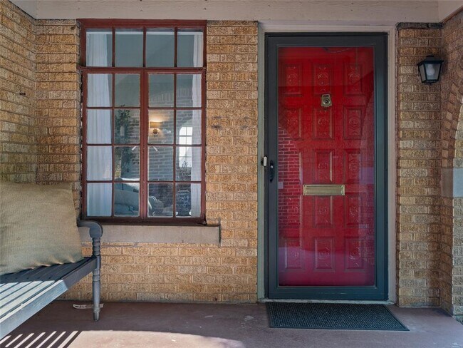 Foto del edificio - 212 Edgemere Ct