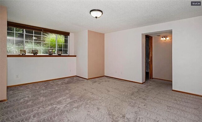 Photo - Beautiful 3Bd/2.5Ba with Garage in Arvada Apartment