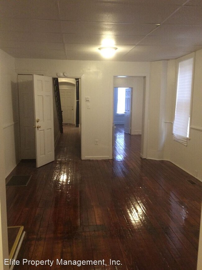 Building Photo - 2 br, 1 bath House - 260 E. King St., Apt. 1