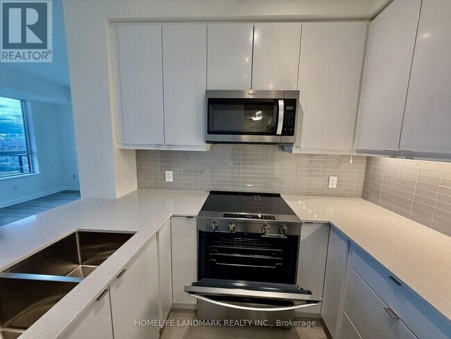 Photo du bâtiment - 3260 Sheppard Ave E