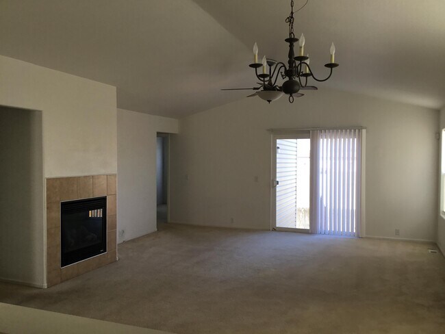 Building Photo - 7250 Bentwater Dr
