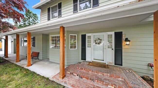 Foto del edificio - 4 Bed 2.5 Bath - RV Parking - Dog Friendly...