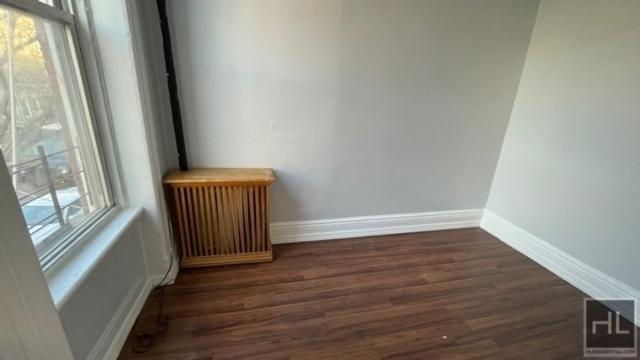 Foto del edificio - 3 bedroom in BROOKLYN NY 11233