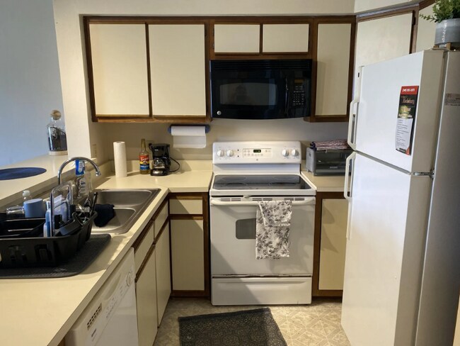Foto del edificio - 1470 Seneca Dr