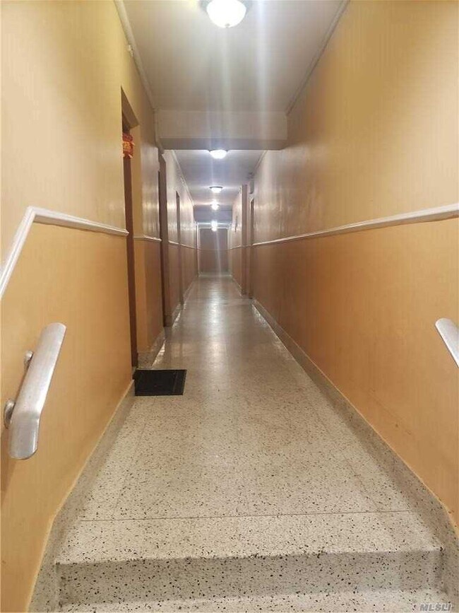 Foto del edificio - 142-01 41st Ave