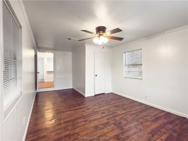 Building Photo - 507 Dogwood St