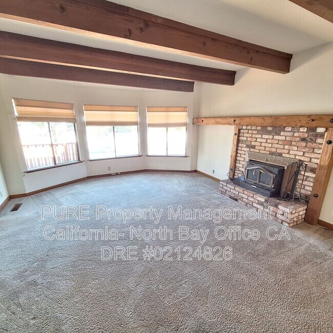 Building Photo - 825 Bodega Ave