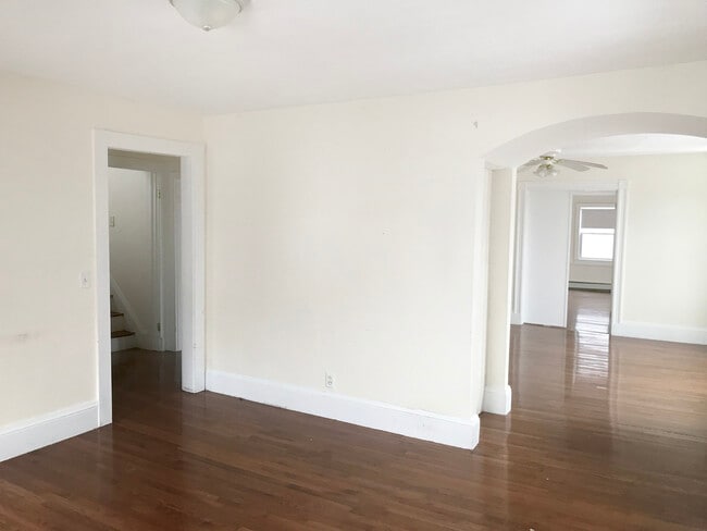 Building Photo - 113 Ashland St