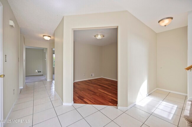 Foto del edificio - 17 Kingfisher Ct
