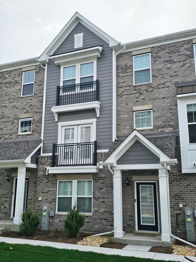 Building Photo - 6303 Sandbelt Dr