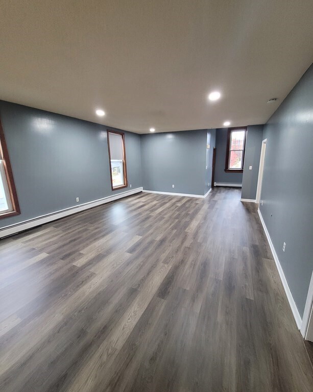 Building Photo - 1352 Broadway