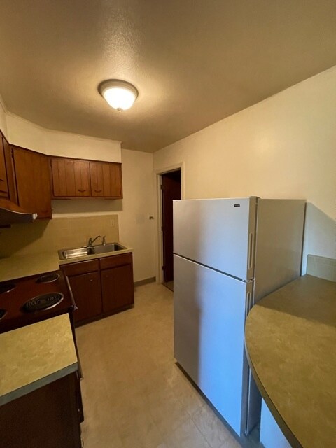Cocina - 120 Corona Ave