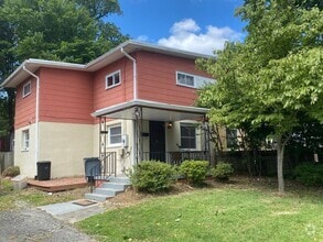 Building Photo - 10647 Maple St