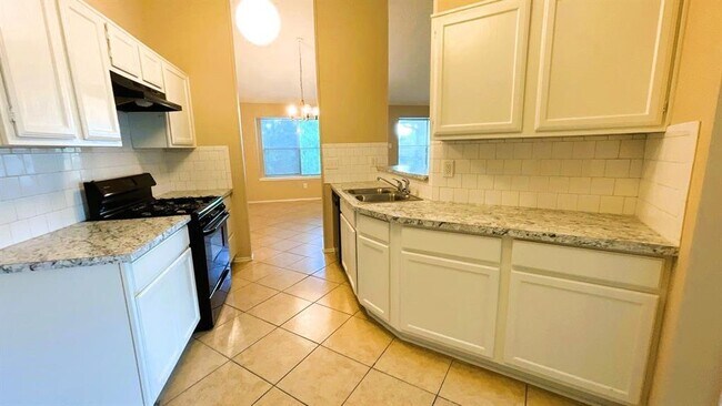 Building Photo - 5534 Oak Falls Dr