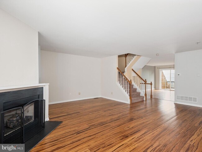 Foto del edificio - 1002 Harbour Ridge Ln